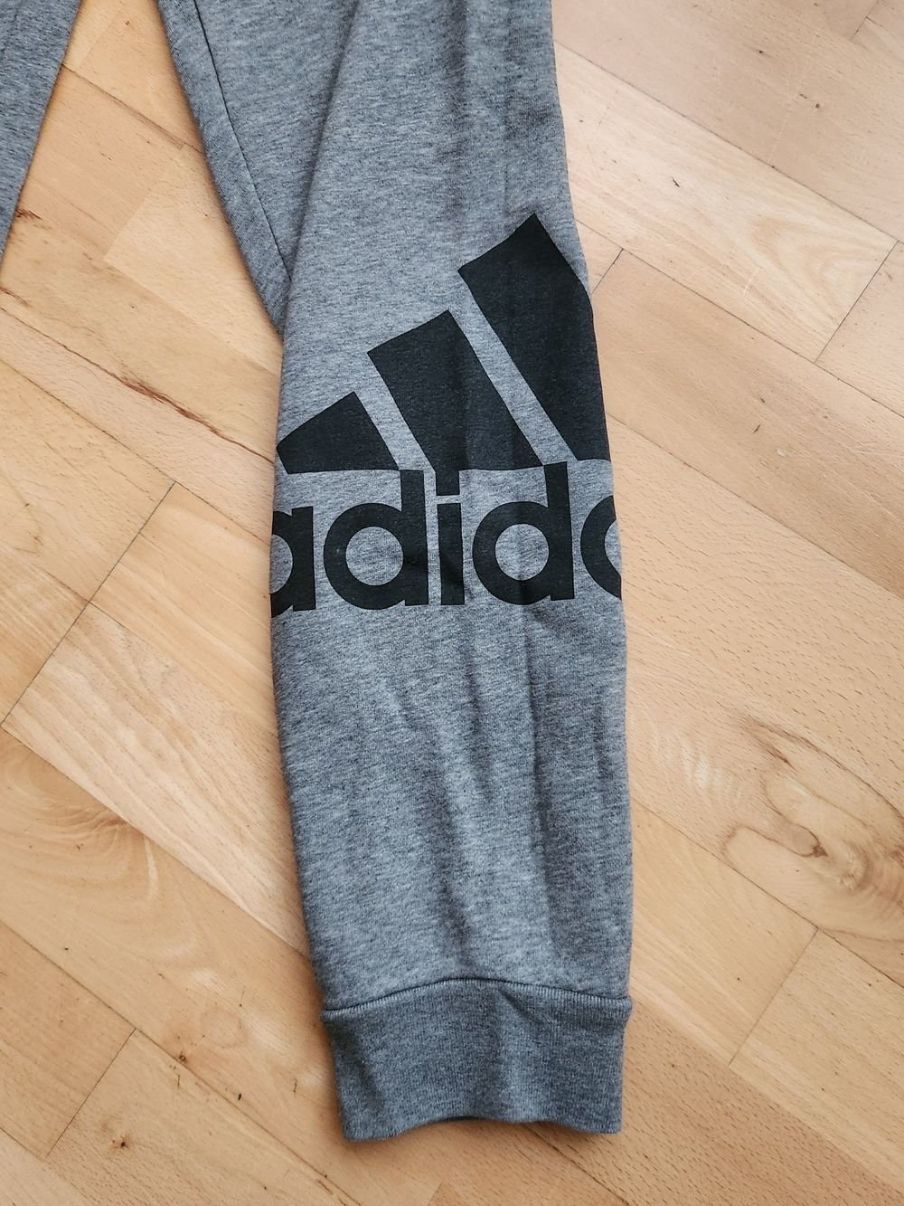Adidas Kids'/Boys' Grey Logo Jogger Sweatpants W/ Pockets, Large (10/12) - Picture 9 of 9